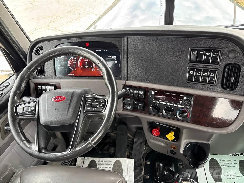 Peterbilt 389 Další