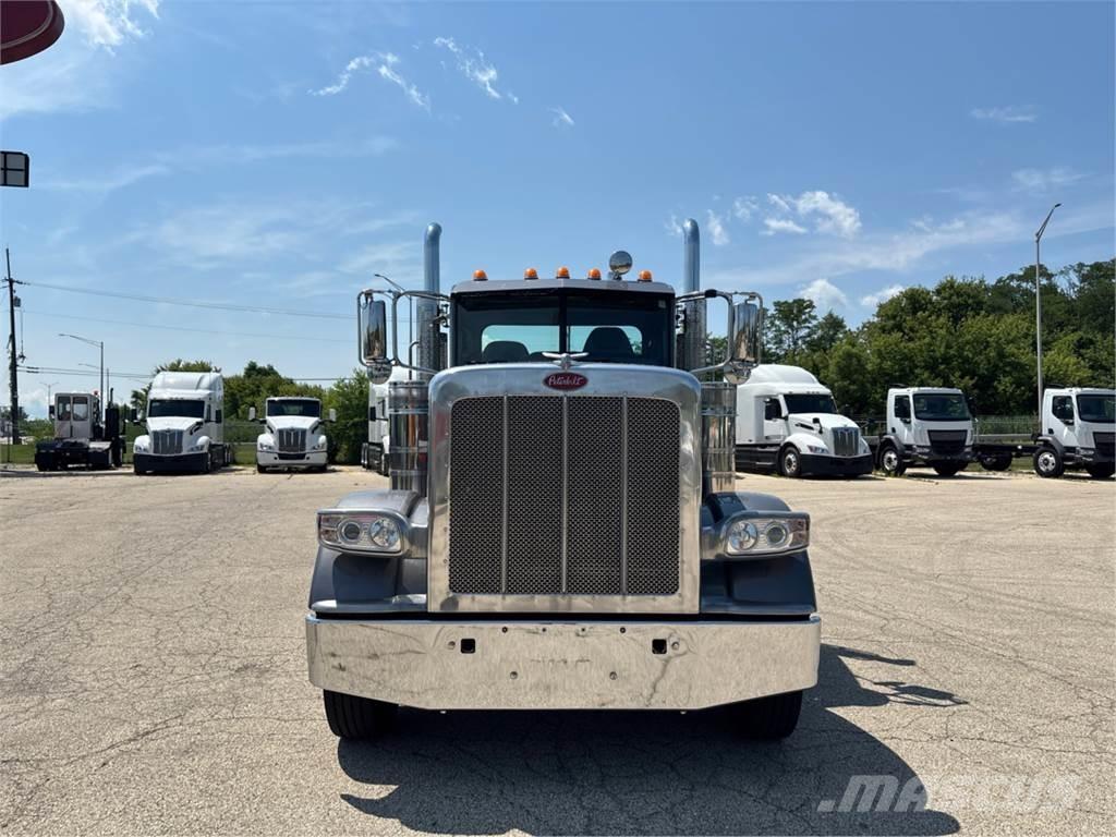 Peterbilt 389 Další
