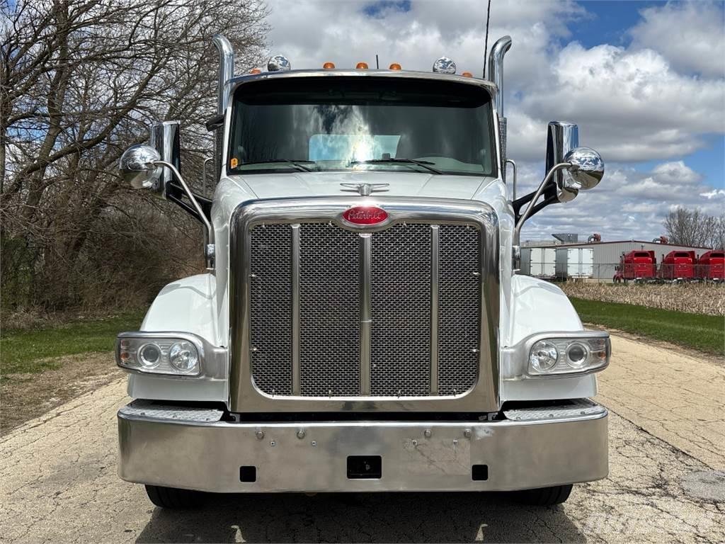 Peterbilt 567 Tahače