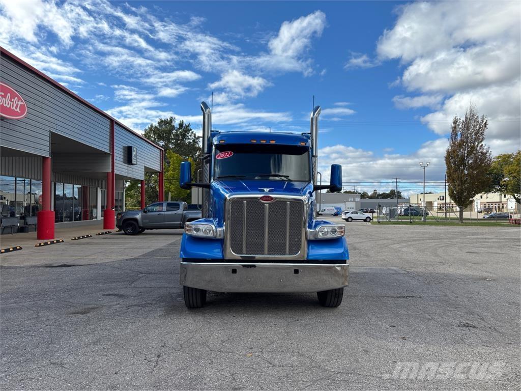 Peterbilt 567 Další