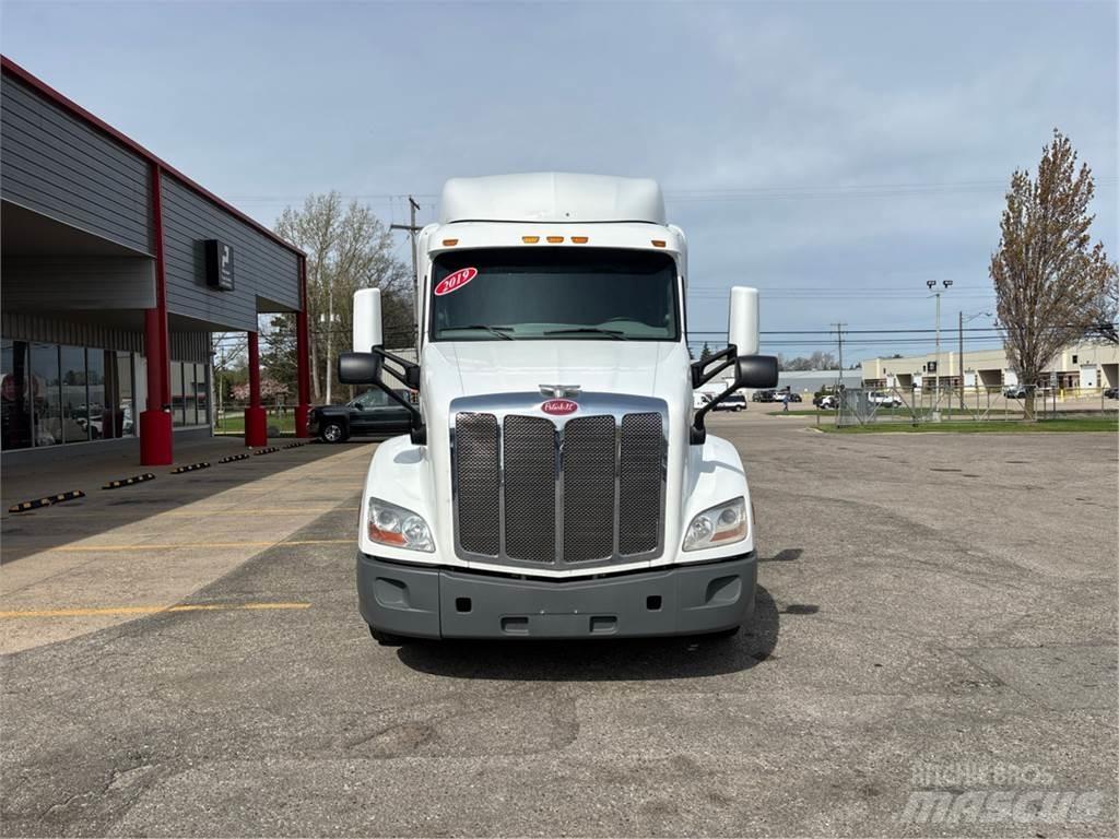Peterbilt 579 Tahače