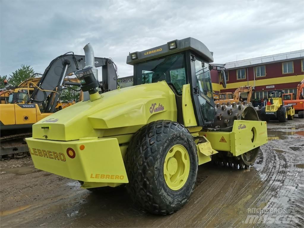 Bomag LEBREDO X 6 Tahačové válce