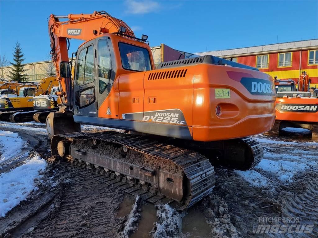 Doosan DX225LC Pásová rýpadla