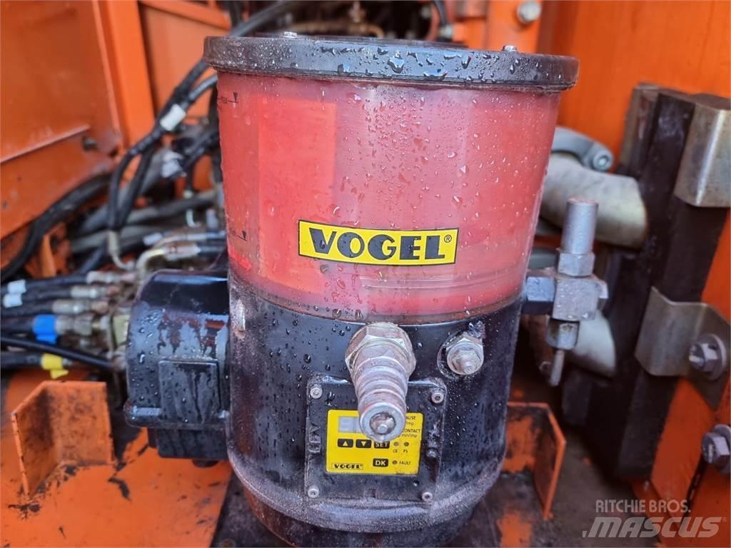 Doosan DX225LC Pásová rýpadla