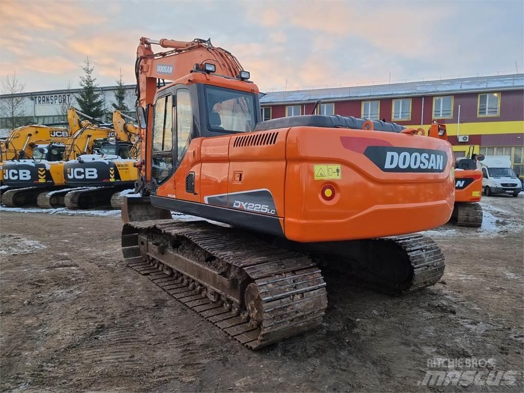 Doosan DX225LC Pásová rýpadla