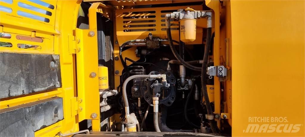 JCB JS220LC Plus + Pásová rýpadla