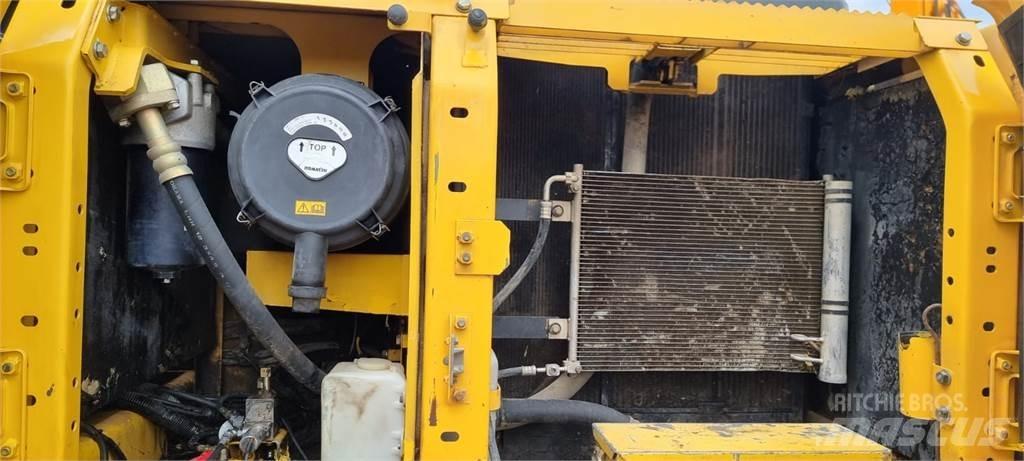 Komatsu PC210LC Pásová rýpadla