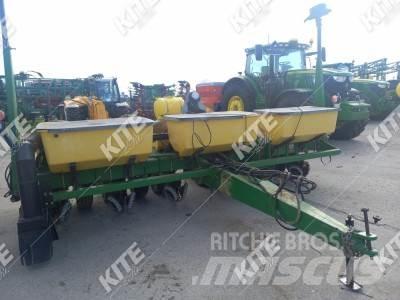 John Deere 1750 Kombinované secí stroje