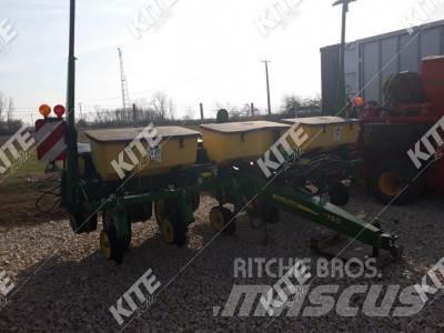 John Deere 1755 Kombinované secí stroje