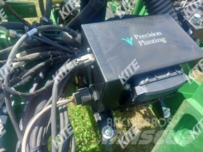 John Deere 1765NT Kombinované secí stroje