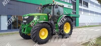 John Deere 6210R Traktory