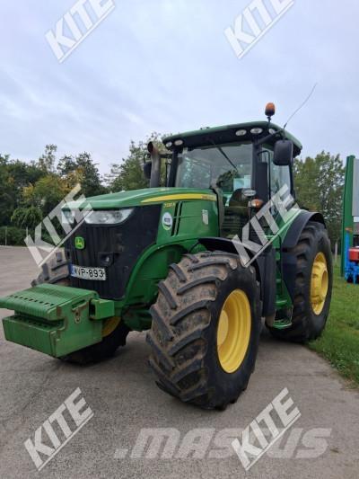 John Deere 7230R Traktory