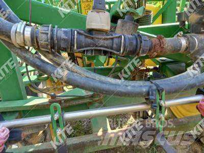 John Deere 732 Tažené postřikovače