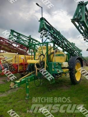 John Deere 732 Tažené postřikovače