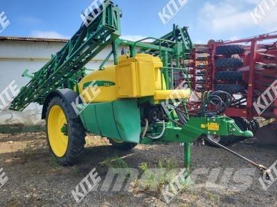 John Deere 732I/27M Tažené postřikovače