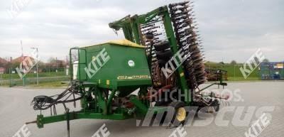 John Deere 740A Mechanické secí stroje