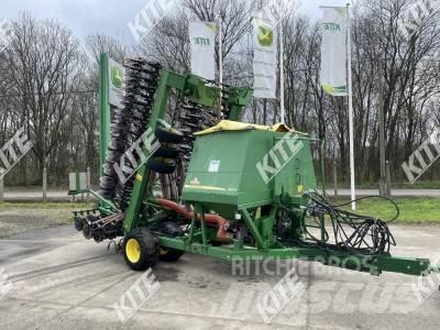 John Deere 740A/9M Mechanické secí stroje