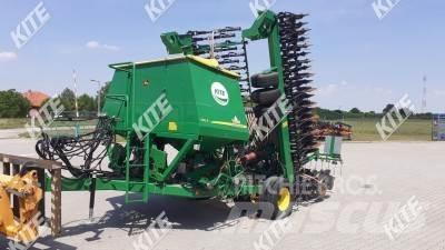 John Deere 740A 9M Mechanické secí stroje