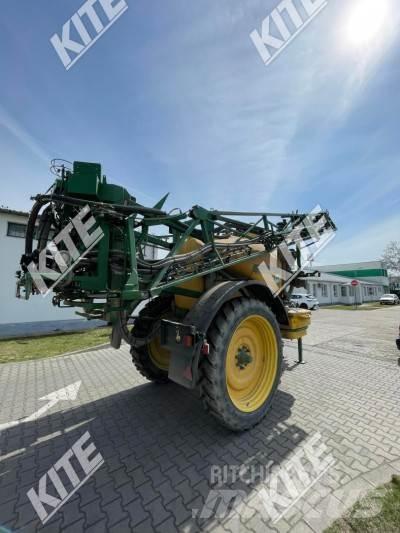 John Deere 832/18i Tažené postřikovače