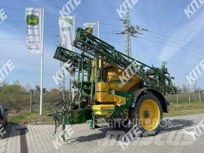 John Deere 832/18i Tažené postřikovače