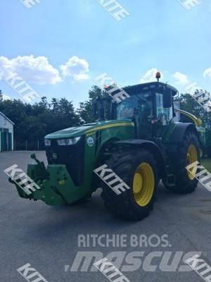 John Deere 8400R Traktory