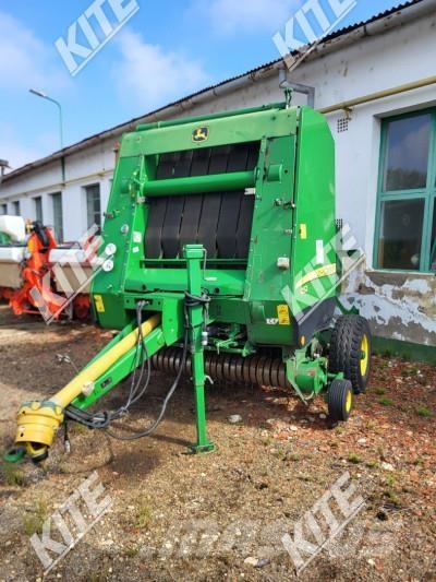 John Deere 852 Lis na válcové balíky