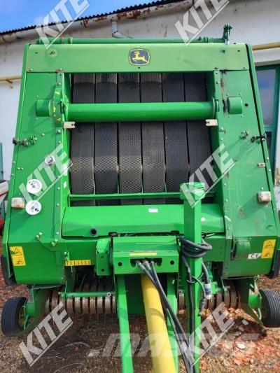 John Deere 852 Lis na válcové balíky