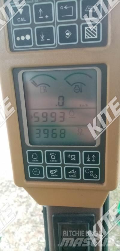 John Deere 9880i STS Sklízecí mlátičky