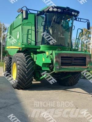 John Deere C670 2WD Sklízecí mlátičky