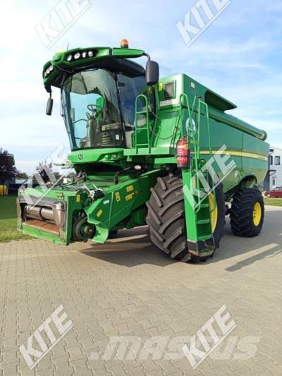 John Deere S690 Sklízecí mlátičky