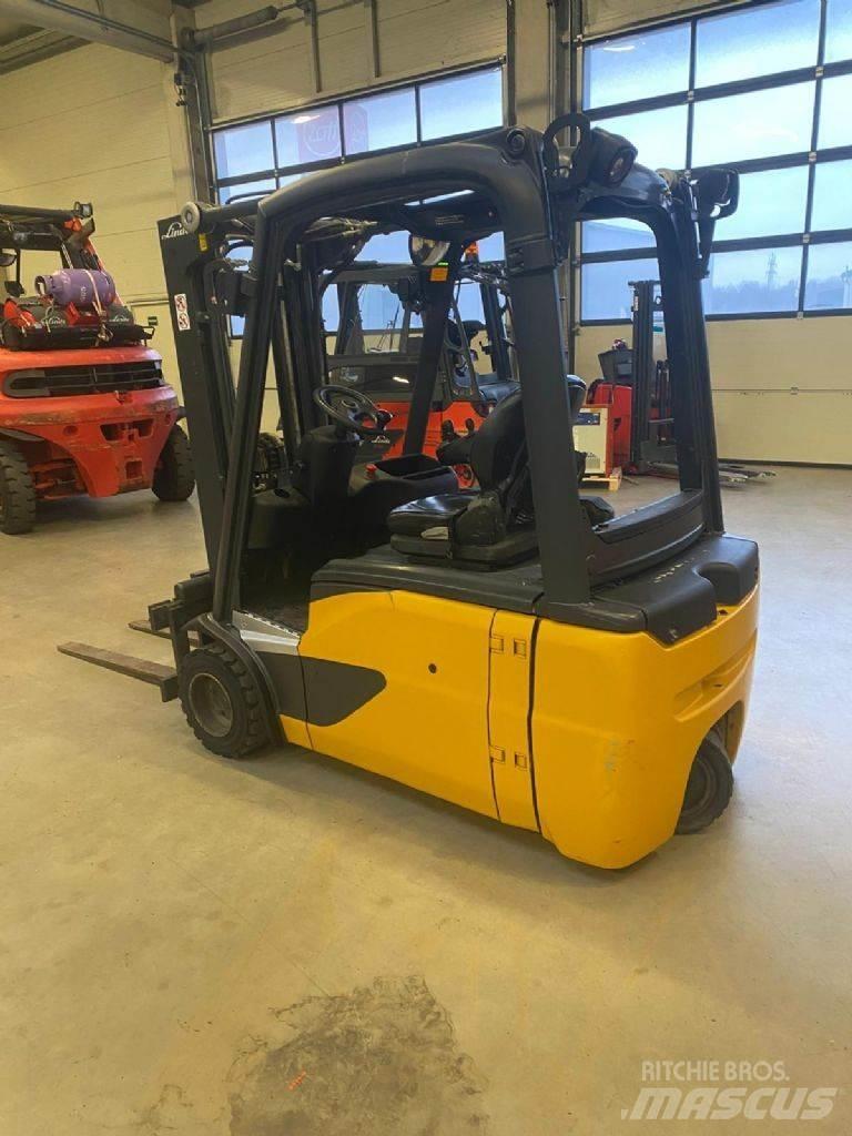 Linde E 18 L-02 Akumulátorové vozíky