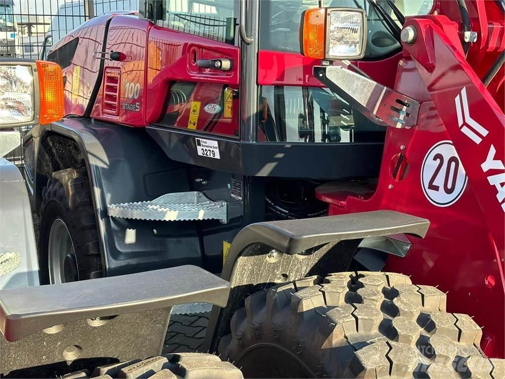 Yanmar V100 Kolové nakladače