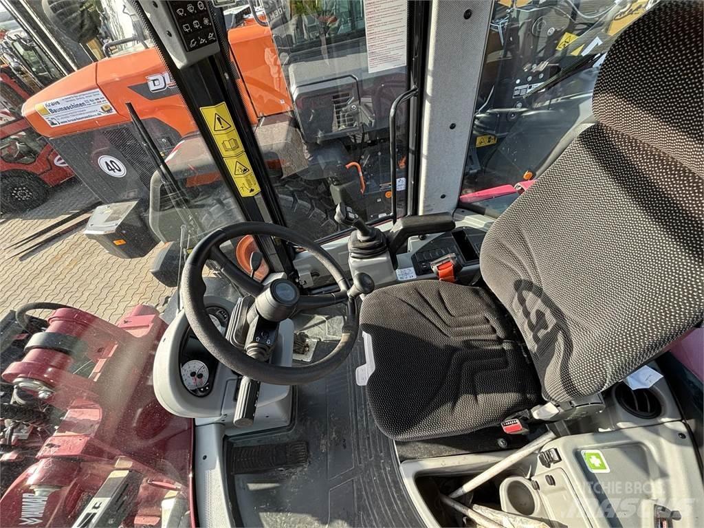 Yanmar V100 Kolové nakladače