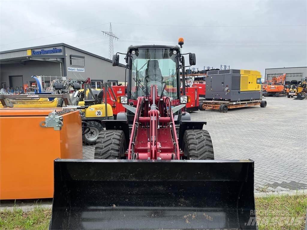 Yanmar V80 Kolové nakladače
