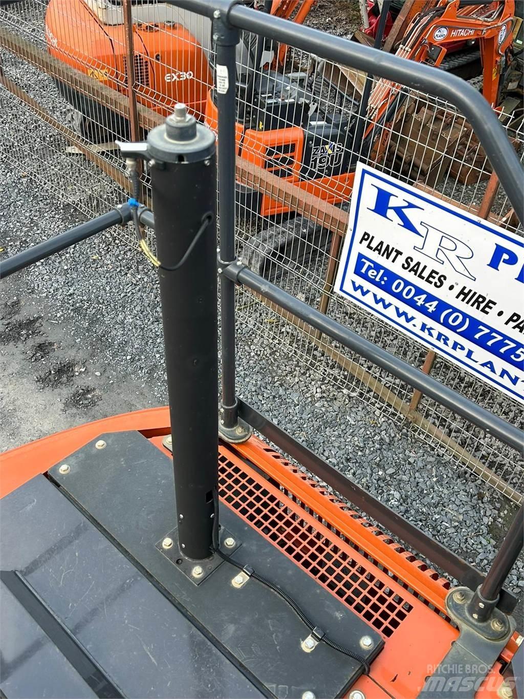 Hitachi ZX130LCN-6 Pásová rýpadla