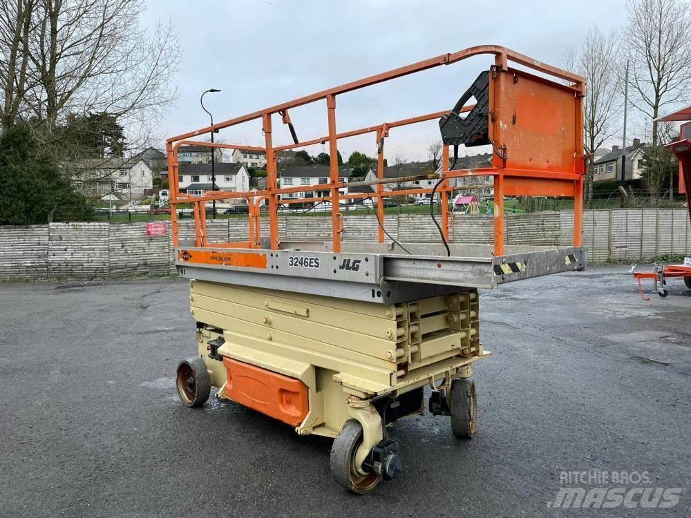 JLG 3246ES Nůžková zvedací plošina