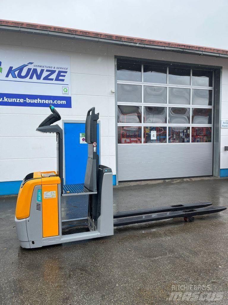 Jungheinrich ECE225 Střednězdvižný vozík