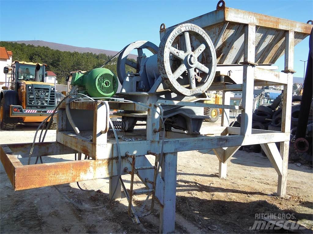 Ammann Backenbroeher 5-11 Mlecí stroje