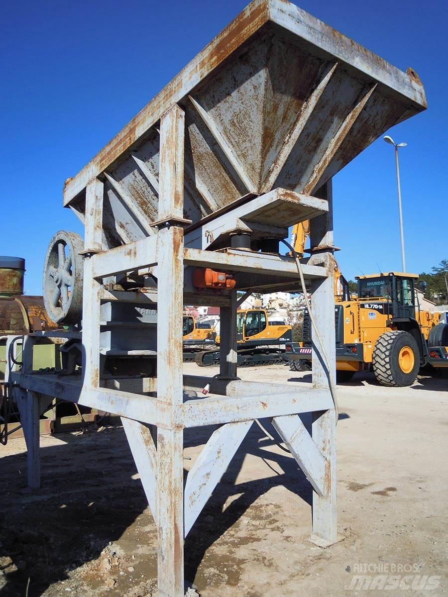 Ammann Backenbroeher 5-11 Mlecí stroje