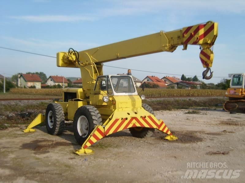 Austin WESTERN Jeřáby pro těžký terén
