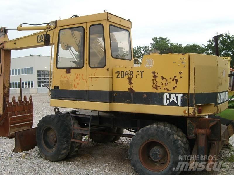 CAT 206 BFT Kolová rýpadla