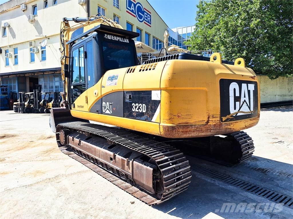 CAT 323D Pásová rýpadla