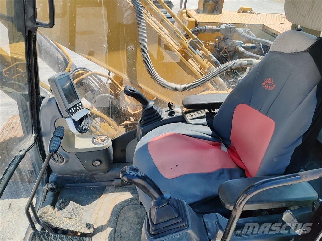 CAT 324 D LN Pásová rýpadla