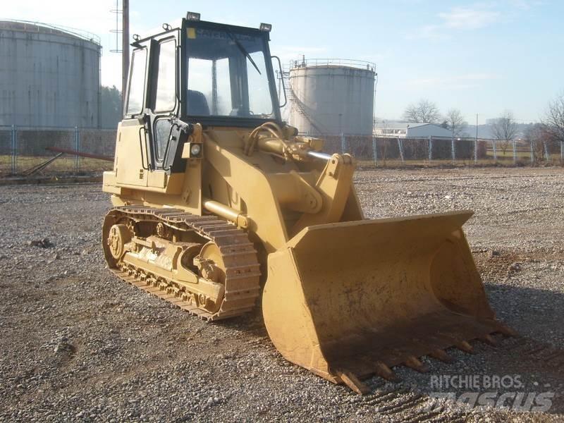 CAT 943 Pásové nakladače