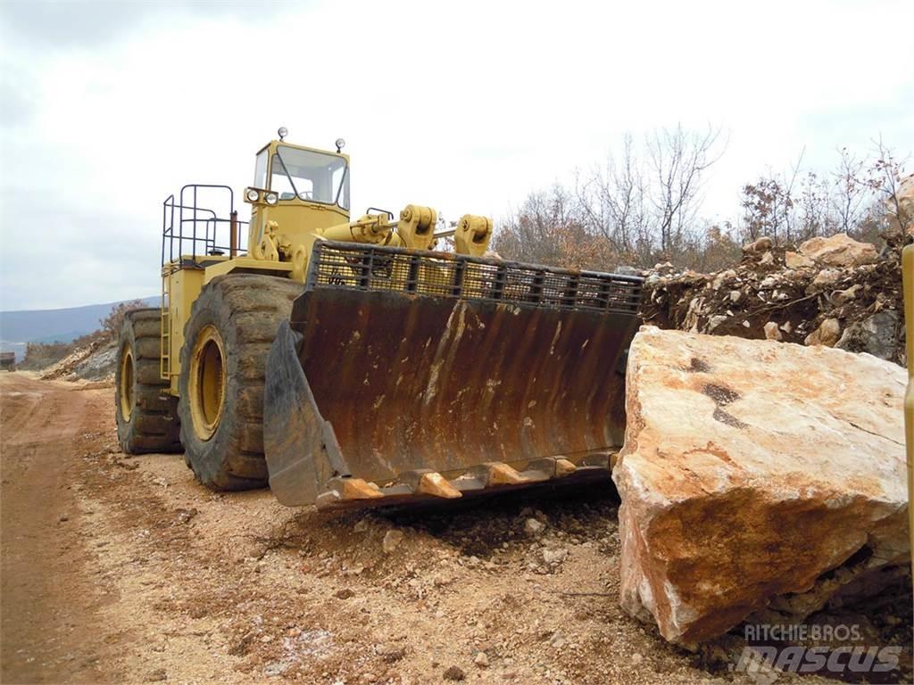 CAT 992C Kolové nakladače