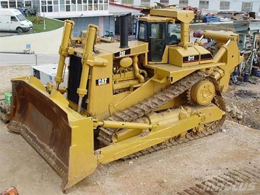 CAT D10 Pásové dozery