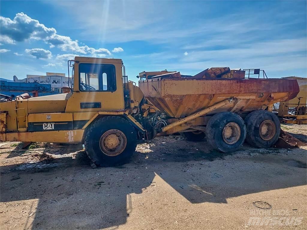 CAT D300B Kloubové dempry