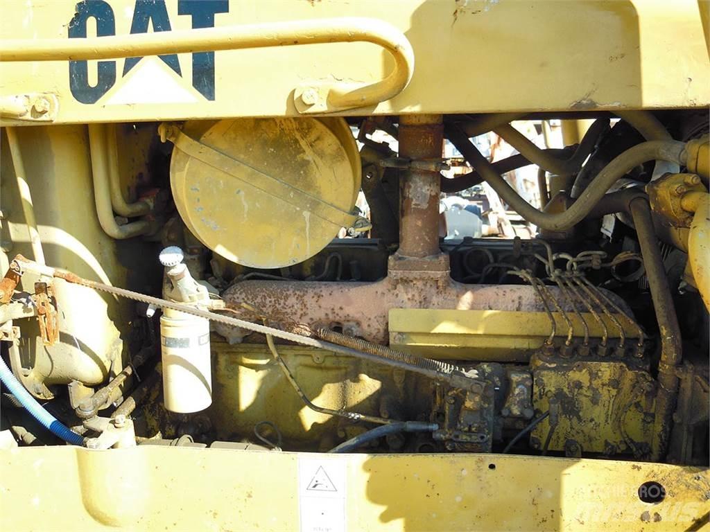 CAT D5B Pásové dozery