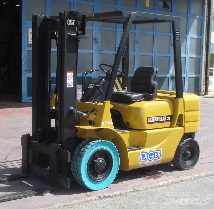 CAT GP25 LPG vozíky