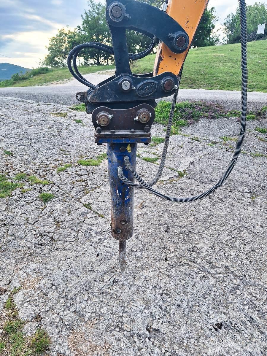 Daemo E30 Hydraulická beranidla na zatloukání pilotů